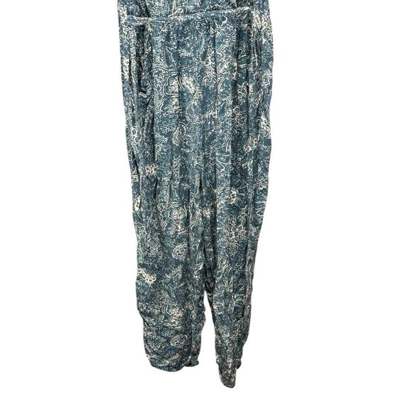 Free People Blue Paisley Print V-Neck Open Back Jumpsuit Size M 100% Viscose - Picture 4 of 8